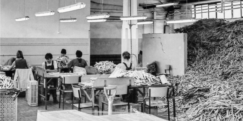 Factory workers 1991